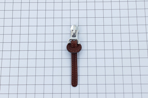 Automatik-Schieber mit Kunstlederanhänger silber/dunkelbraun