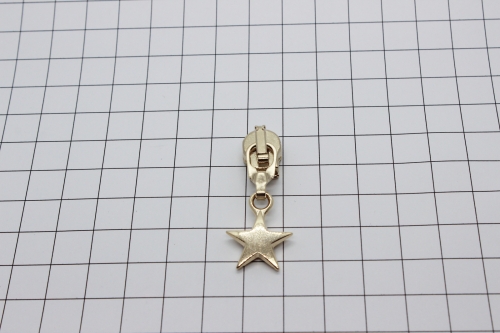 Preview: Automatik-Schieber mit Karabinerhaken und Sternanhänger eisgold