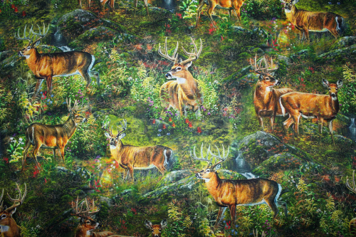 Designerbaumwollstoff Rehe und Hirsche im Wald (10 cm)