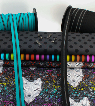 Designerbaumwollstoff Tula Pink Graywork Wolf of Pink Street (58 cm)