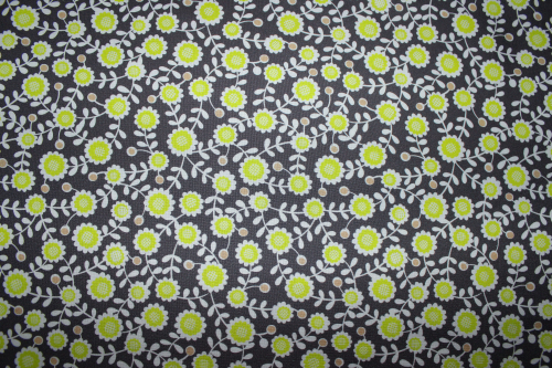 Preview: Designerbaumwollstoff Flowers neongelb (10 cm)