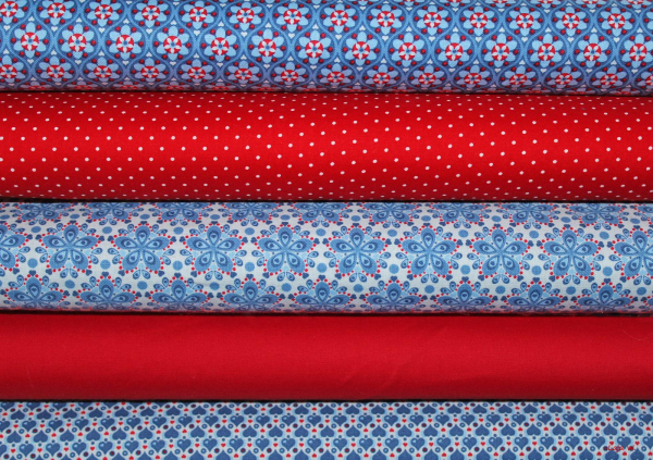 Baumwolle Julia Herzen blau/rot  (10 cm)