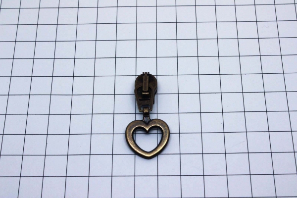 Automatik-Schieber mit Anhänger Herz messing-antik