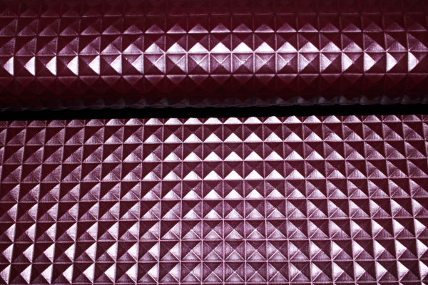 Kunstleder Nietenoptik brombeere - metallic (10 cm)