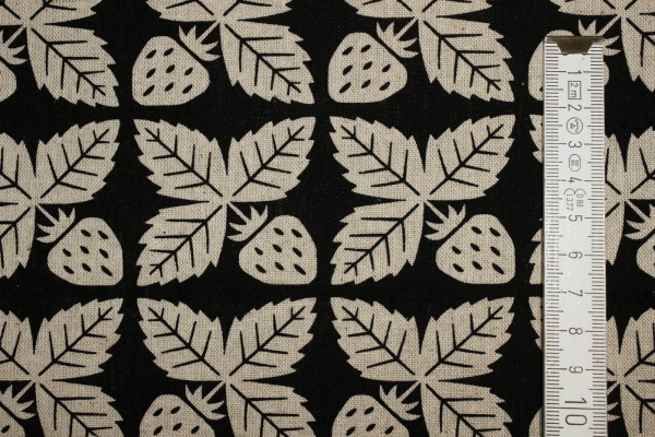 Taschenstoff Canvas Along the Fields Strawberry Black (10 cm)