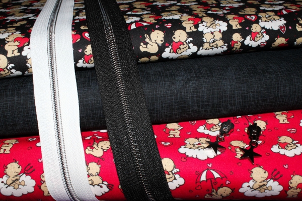 Baumwollstoff Engel & Teufel schwarz (10 cm)