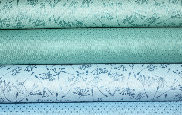 Designerbaumwolle Pusteblumen helles blau (10 cm)