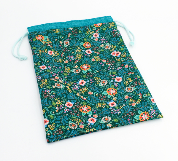 Projektbeutel / Handarbeitsbeutel mit Kordel Faraway Florals cypress