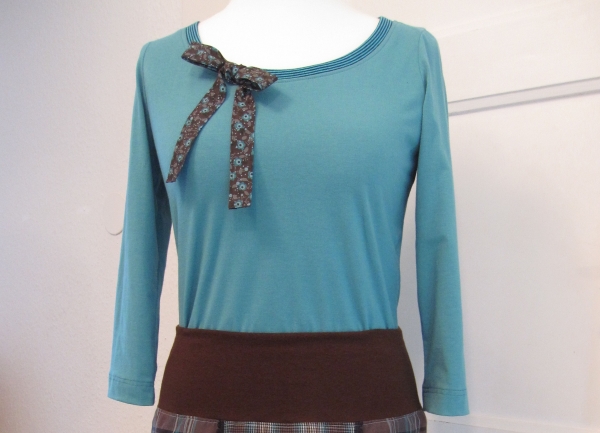 Schnittmuster Emely V 8020